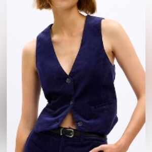 GAP deep navy quality velvet vest fully lined. NWT size xl